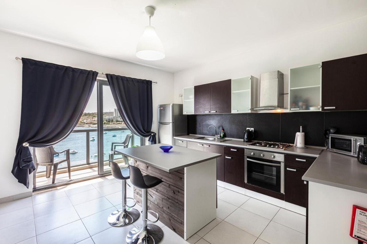 Z4 - Seafront Apartment セント・ポールズ・ベイ エクステリア 写真