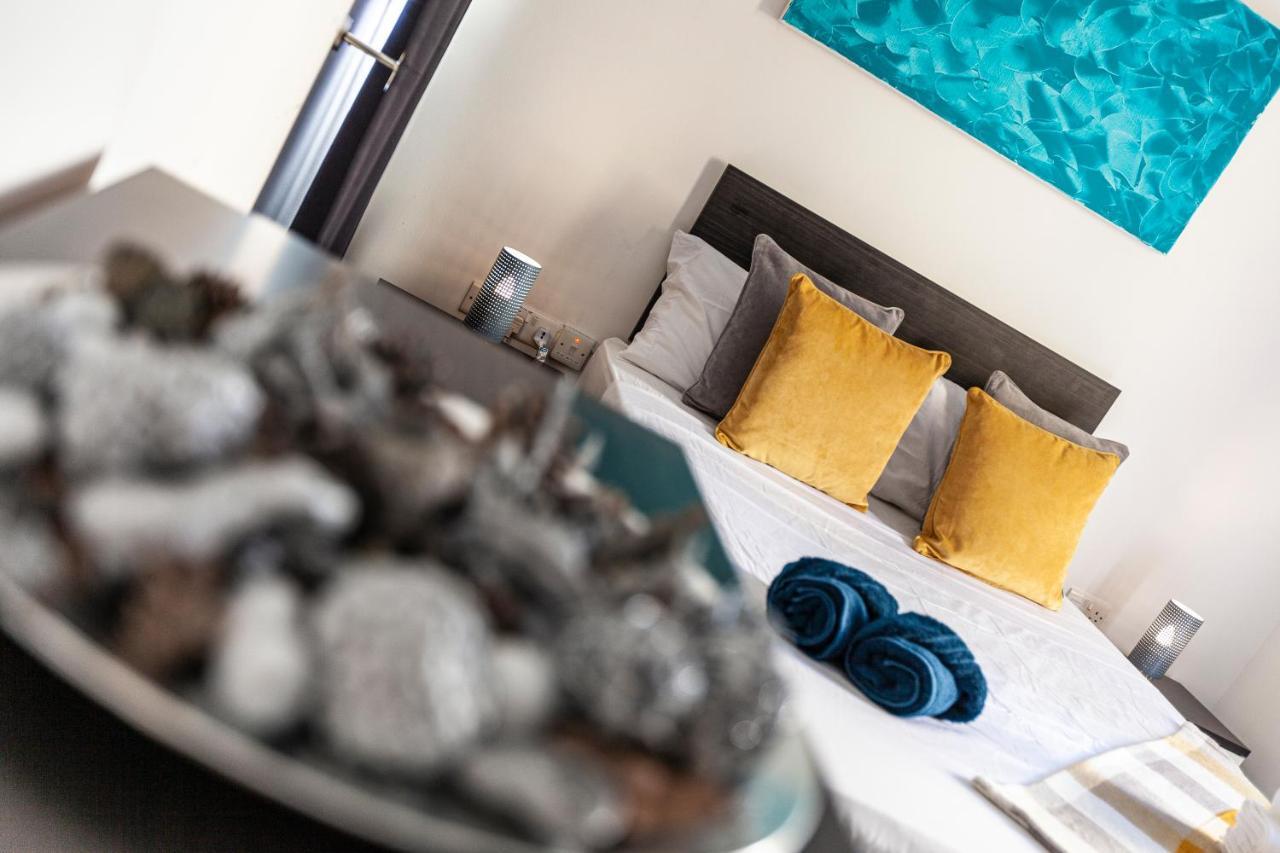Z4 - Seafront Apartment セント・ポールズ・ベイ エクステリア 写真